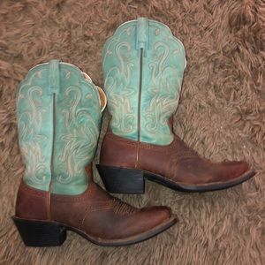 ariat square toed boots